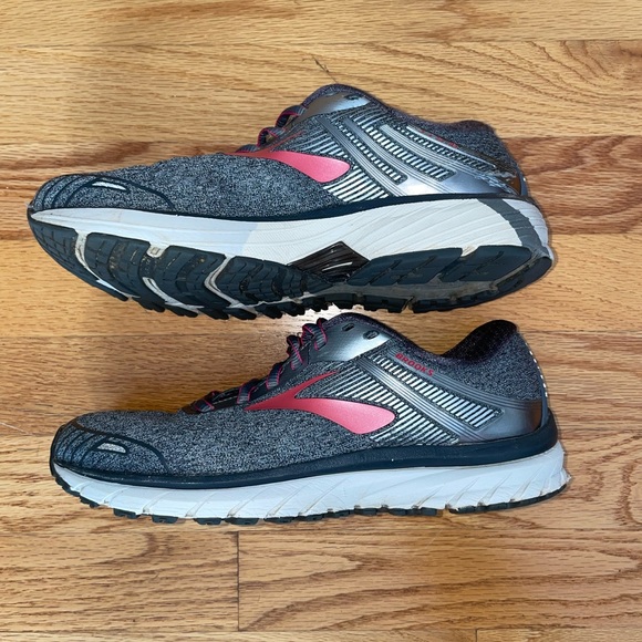 Brooks Women’s, Adrenaline GTS-18 Gray and Pink Running Shoes size 7 wide (D) - Picture 3 of 9